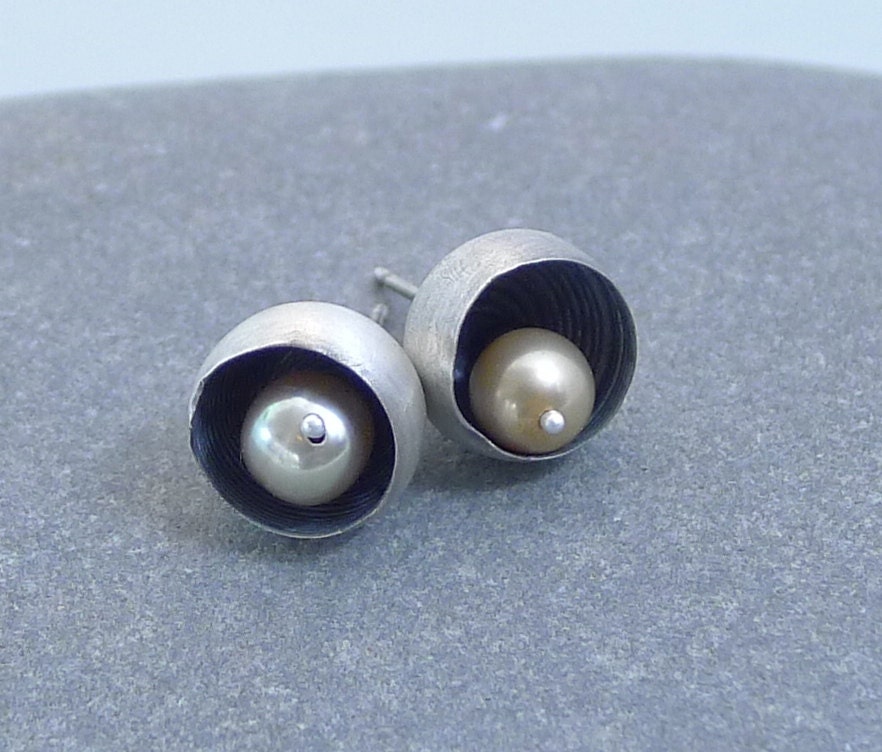 Oxidized Sterling Cup Stud Earring with Freshwater Pearl - E1920
