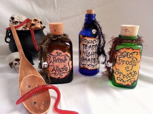 NIGHTMARE B4 Christmas POTION POISON bottles and spoon Halloween props