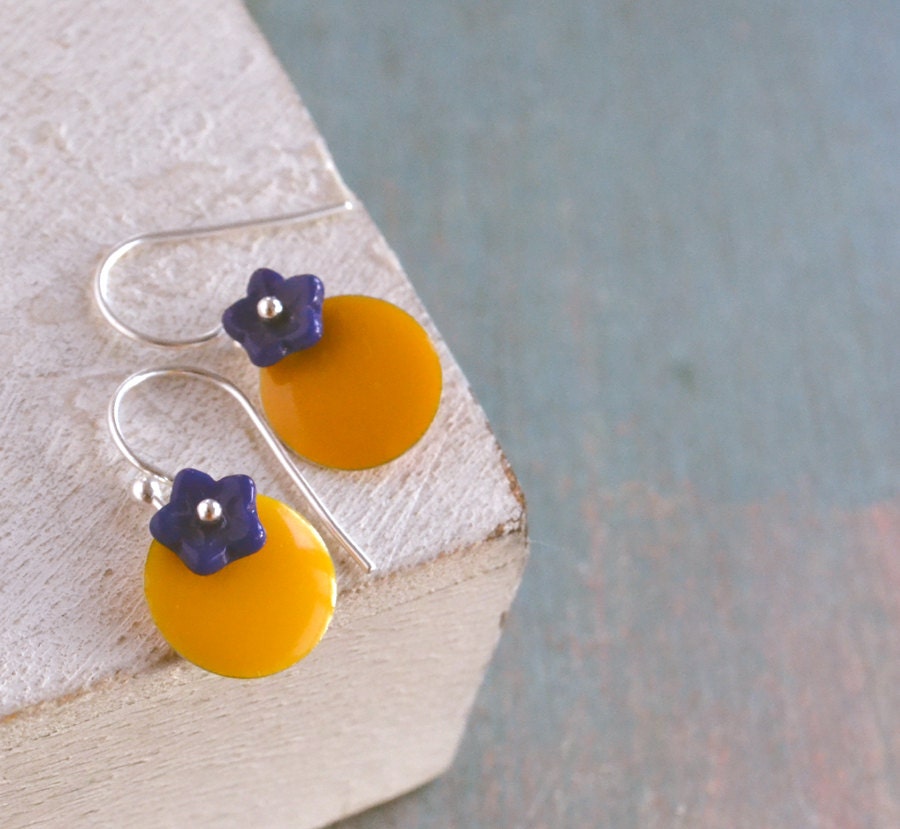 Floating Flower - yellow enamel disc with cobalt blue glass flower