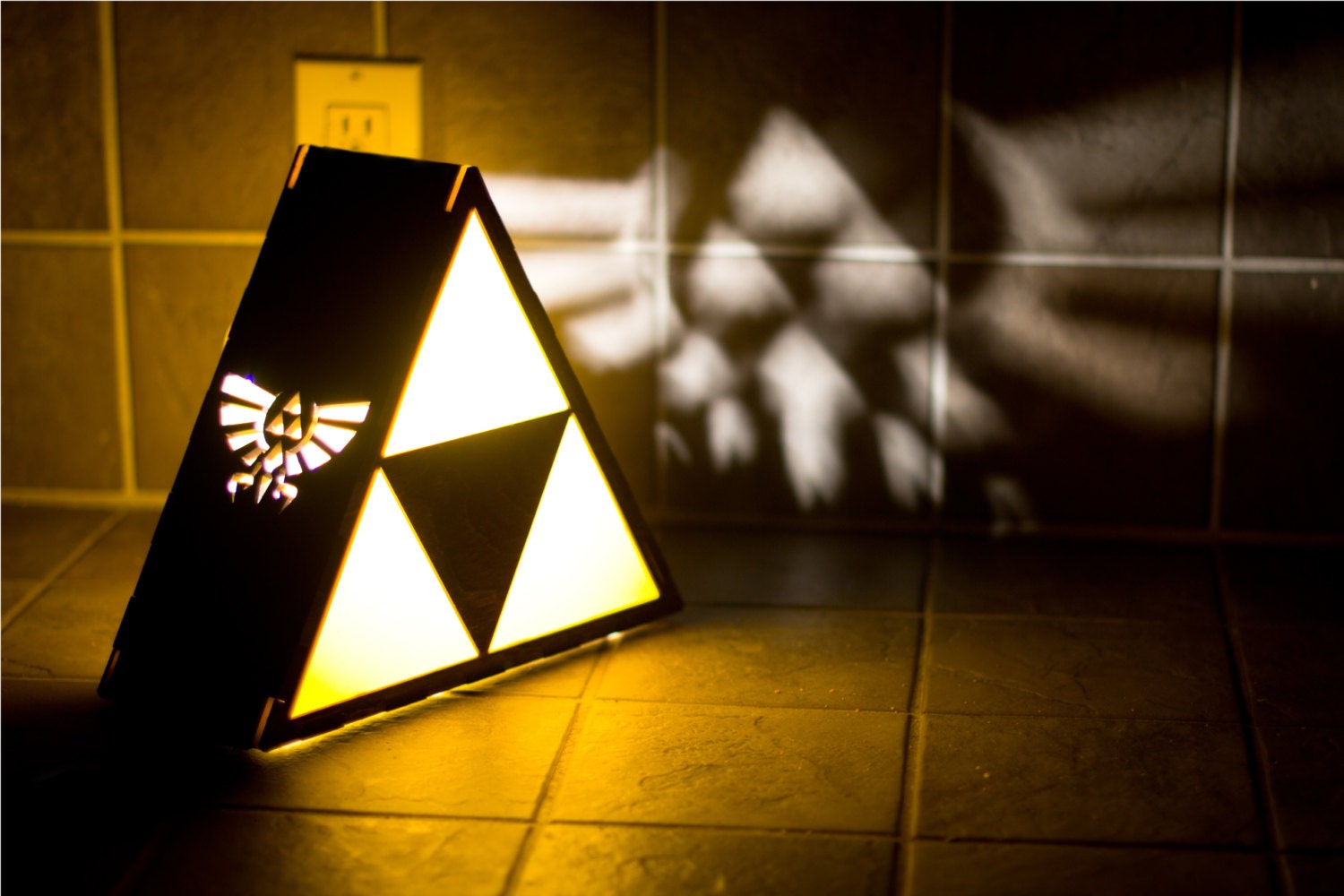 Zelda Triforce Lamp - Hyrule Crest Detail
