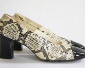 Vintage 60s Faux Snakeskin Pump with Colorblock Black Patent Toe and Heel - sz 7. 5