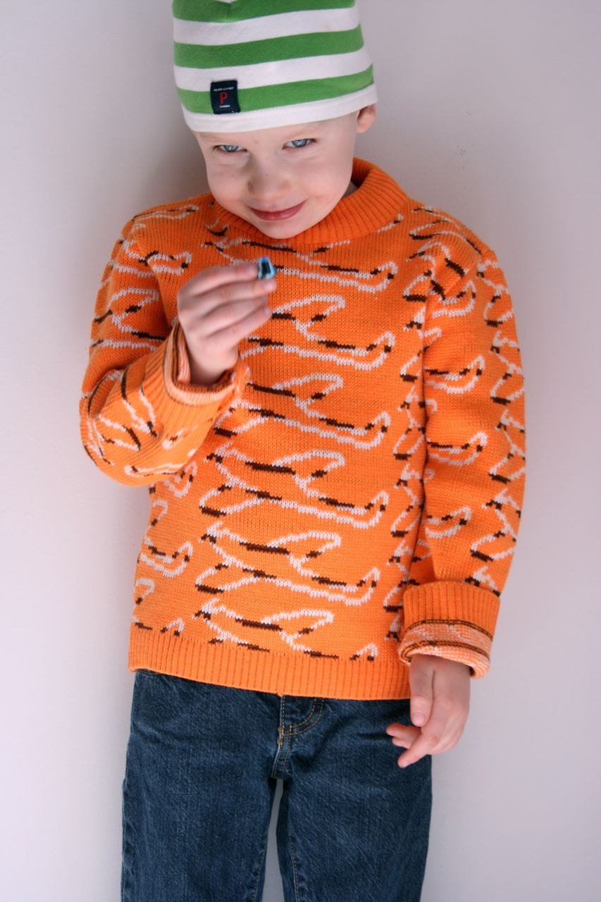 Vintage sweater with airplanes childs 5T/6T