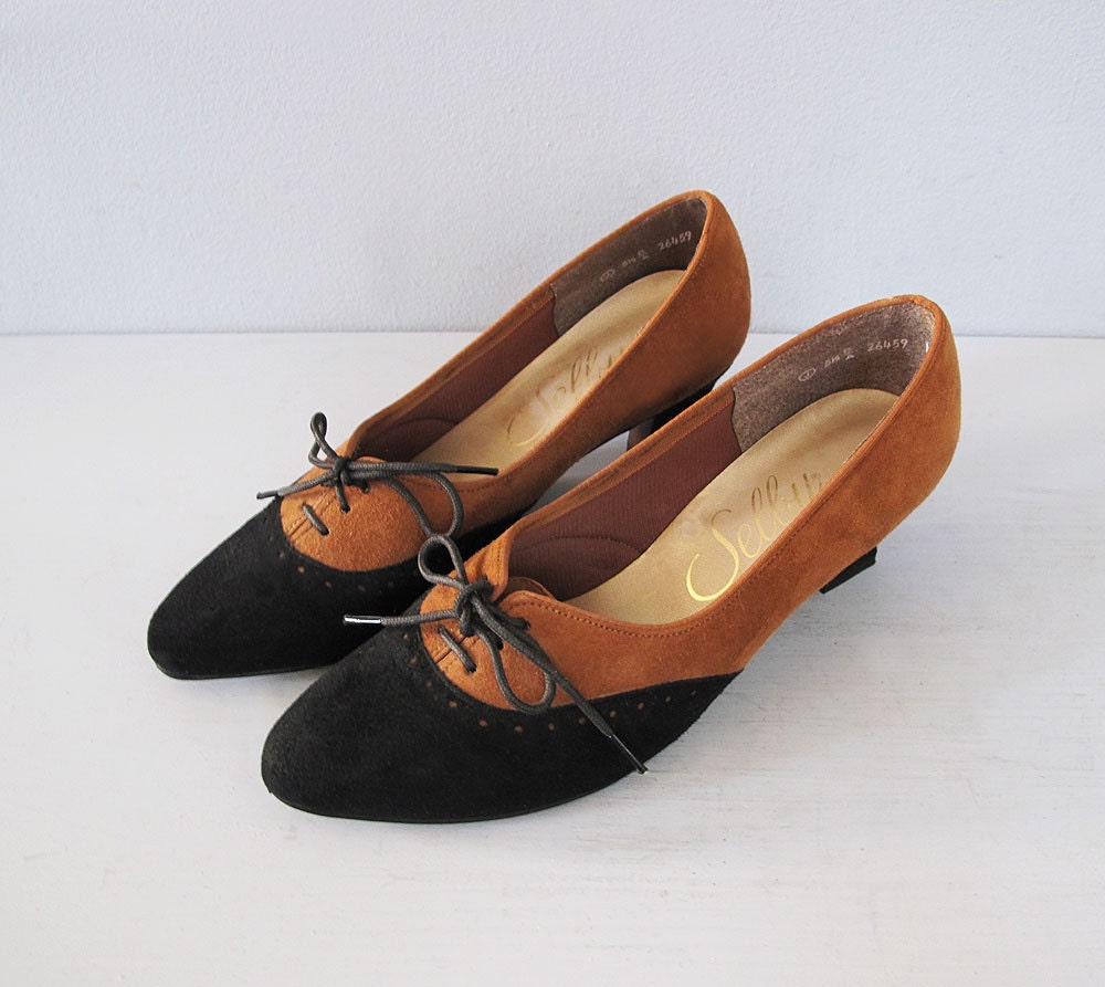 vintage 5.5 two tone SUEDE brown - black lace up oxfords heels