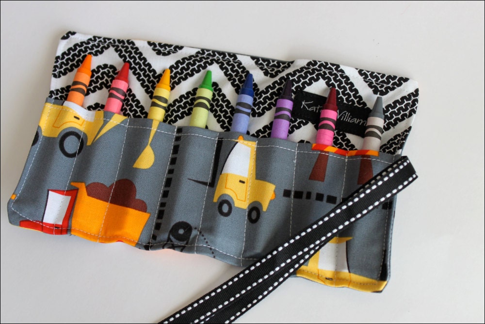 NEW-Construction Mini Me Crayon Holder-8 Crayola Crayons Included