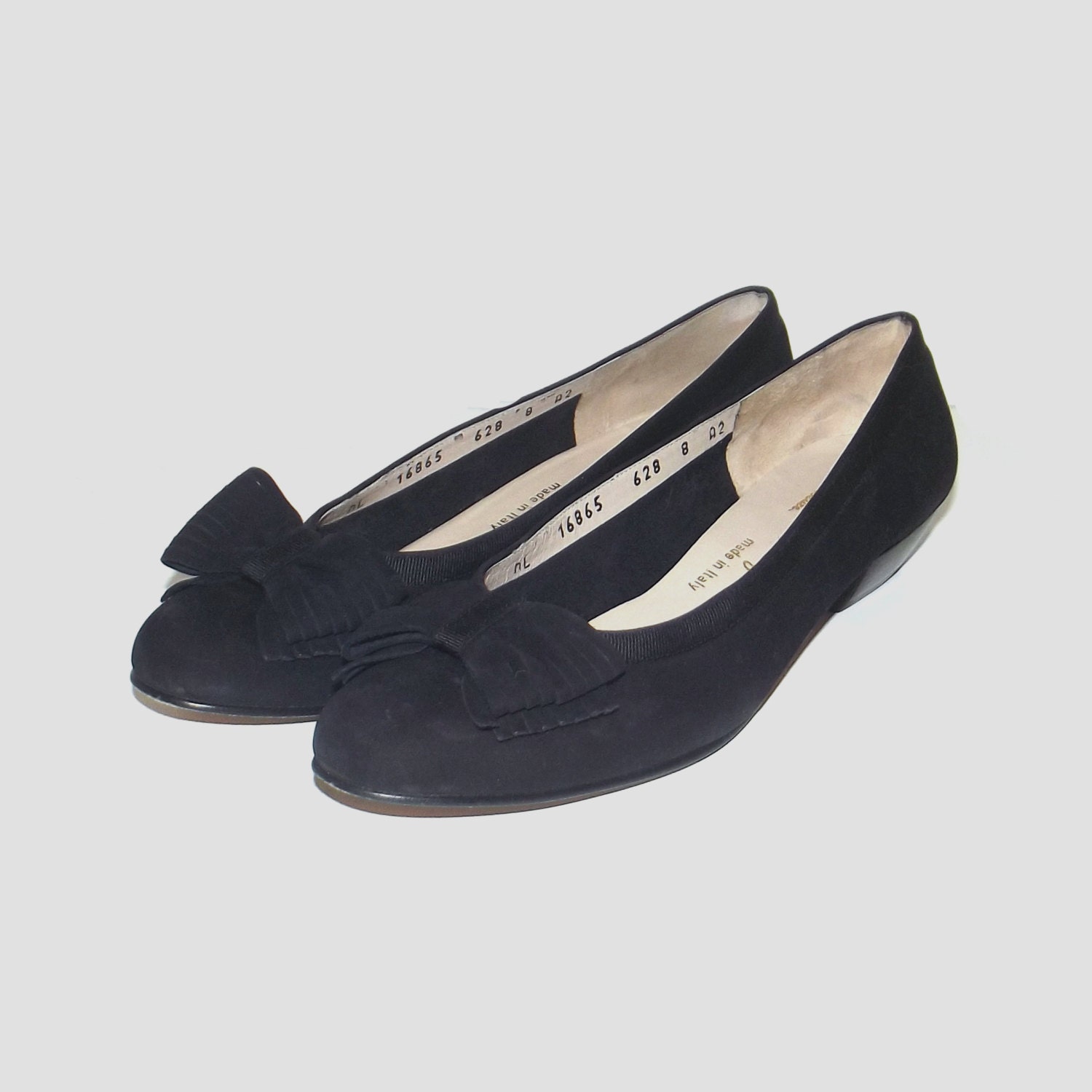 1990s Salvatore Ferragamo Maruska flats / vintage 90s Ferragamo shoes / 8 / suede / Sophisticated Bow Pumps