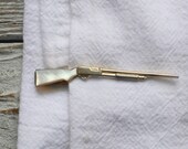 Vintage Men's Rifle Tie Tac