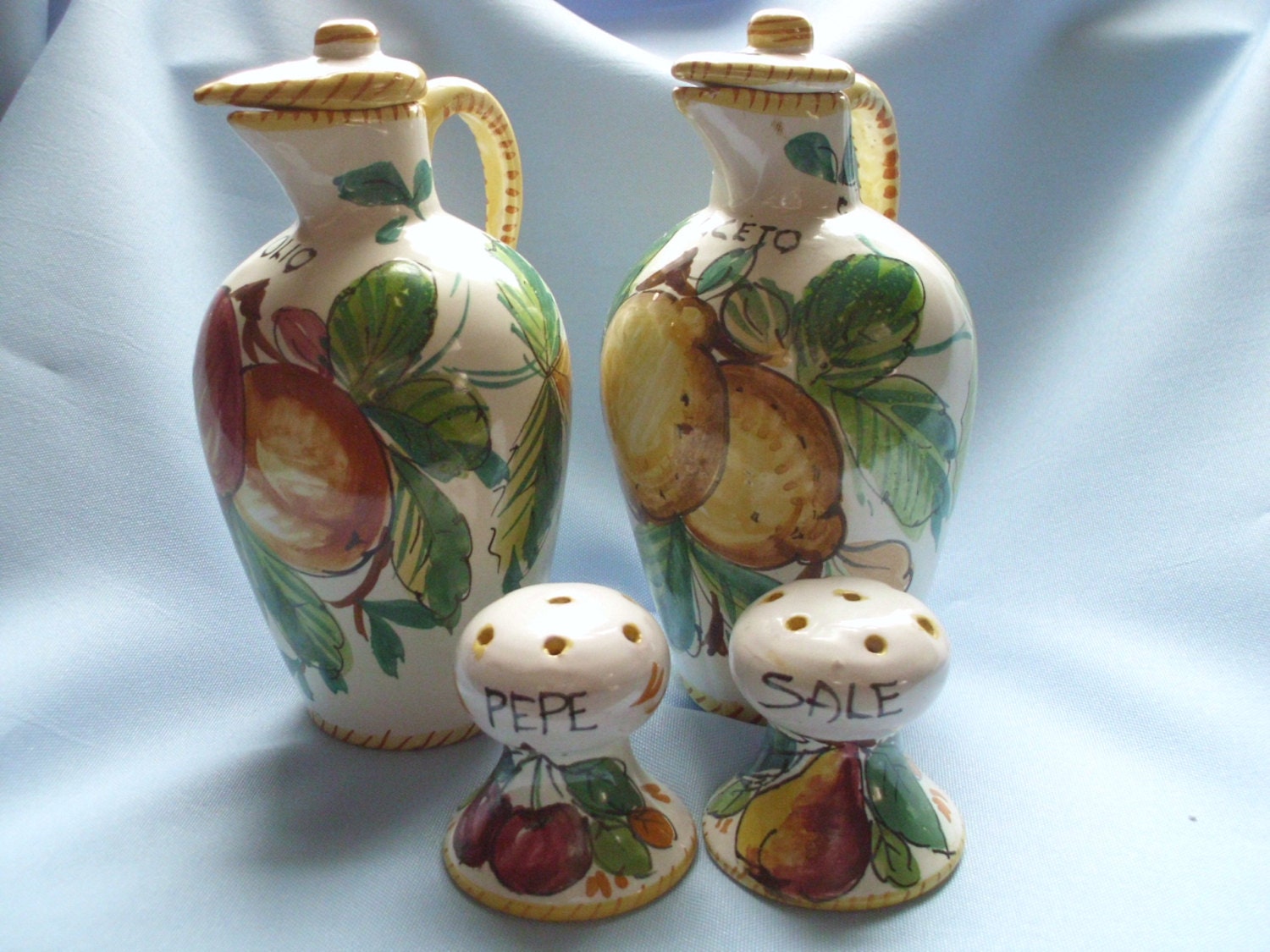 Beautiful vintage Cruet Set - Oil/Vinegar Salt and Pepper
