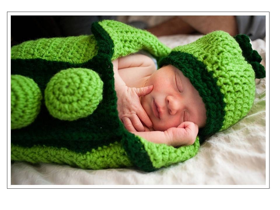 Olivia Grace Nolan Collection Infant Cocoon Nursing Wrap Three Peas in a Pod and Beanie set