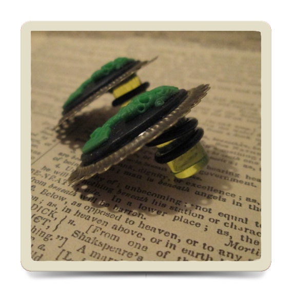 Zombie Green Dark Lolita Kitsch Cameo Plugs for Gauged Ears - 10mm / 00g