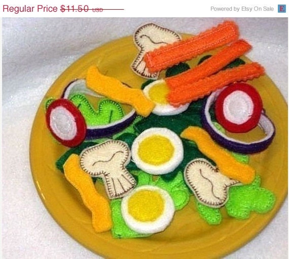 SALE Play food, pretend food felt food salad Salad 22 Piece Set