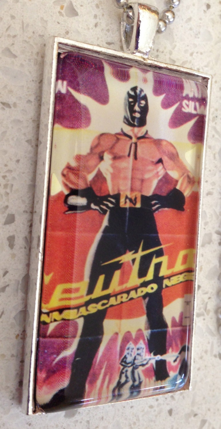Mexican Movie Poster Pendant - Neutrón el Enmascarado Negro