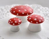 Wedding Favors, 10 Woodland Mushroom Sets / Personalized Party Favors