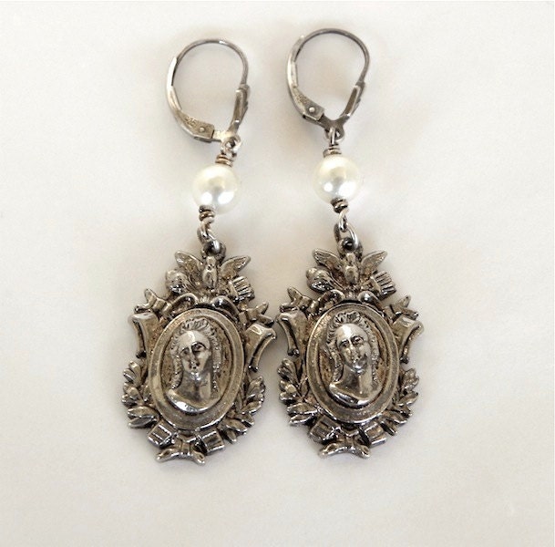 Marie Antoinette and Pearl Earrings, Bridal Earrings, Cameo Earrings, Silver Cameo, Wedding Earrings