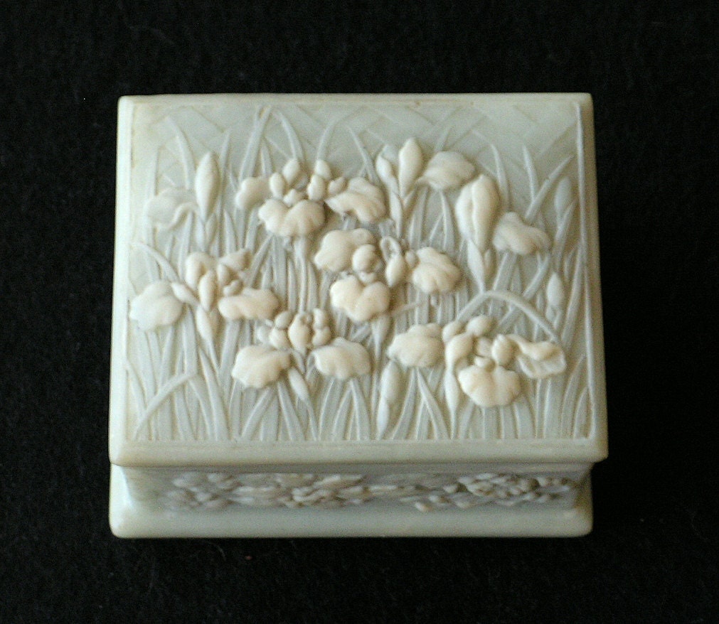 Vintage Trinket Box Incolay Stone Cameo Blossoms Berries Green White Irises