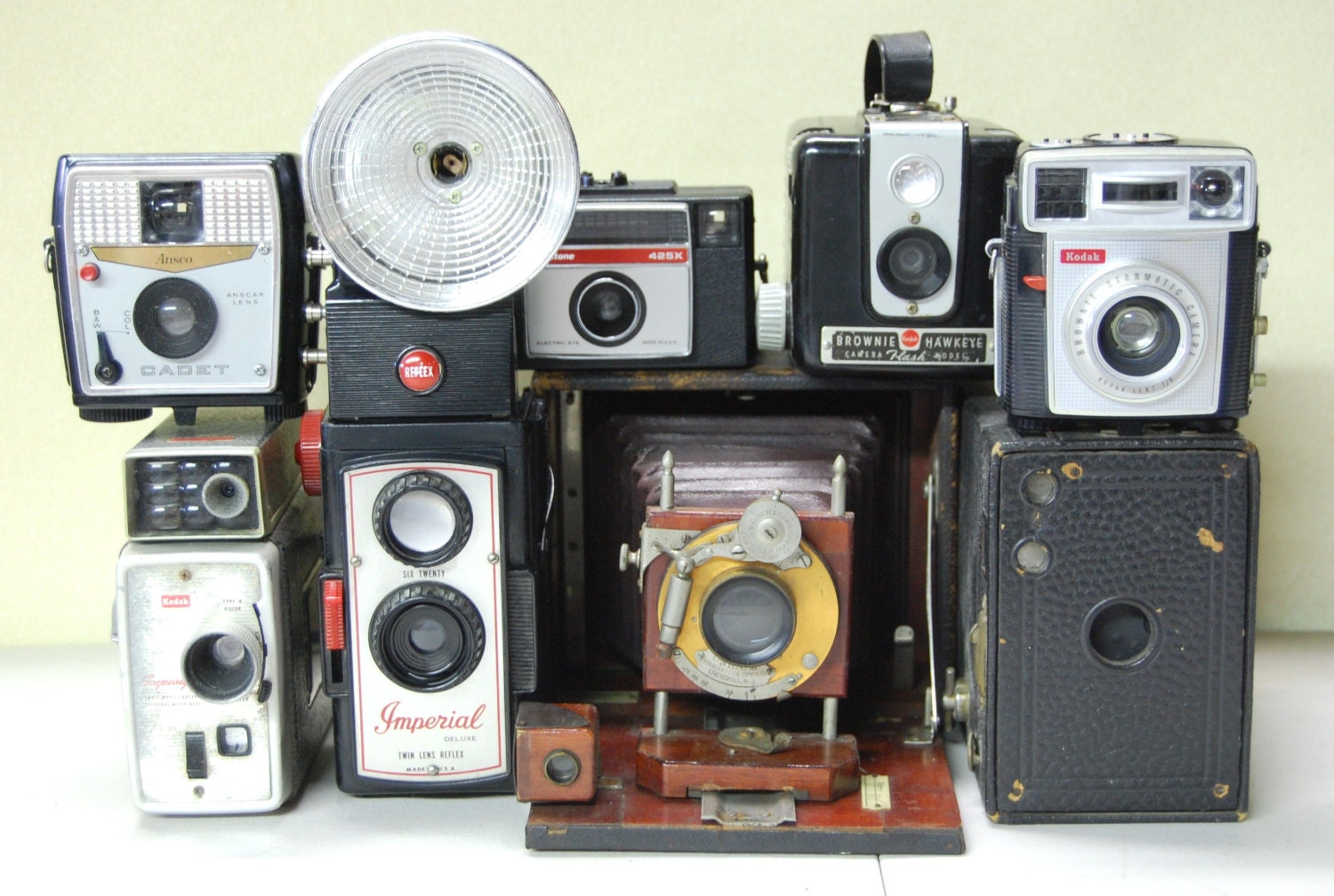 Lot of 8 Vintage cameras Kodak Ansco Imperial Unicom Instant Collection