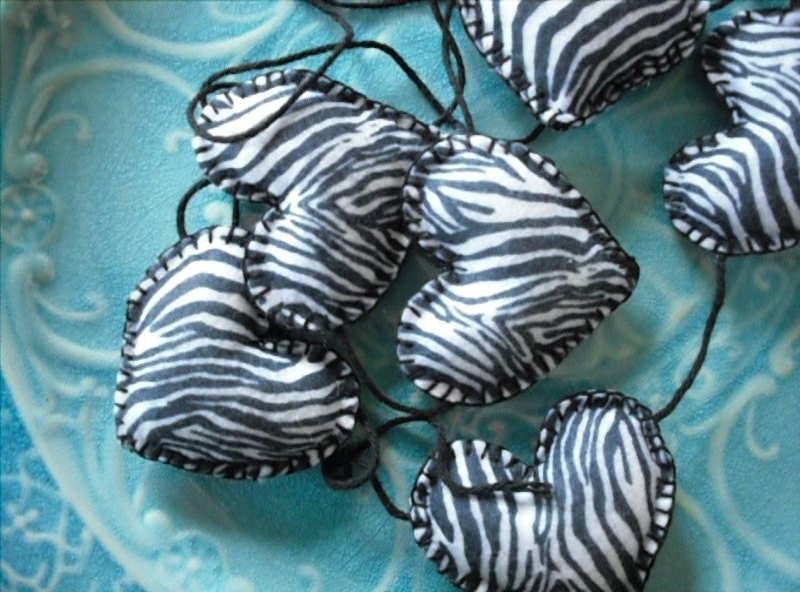 Heart garland in zebra print