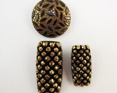 vintage buttons - Dot the I