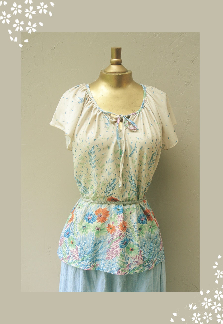 floral print blouse / vintage rose blossom print top / Spring floral Summer bright button down shirt