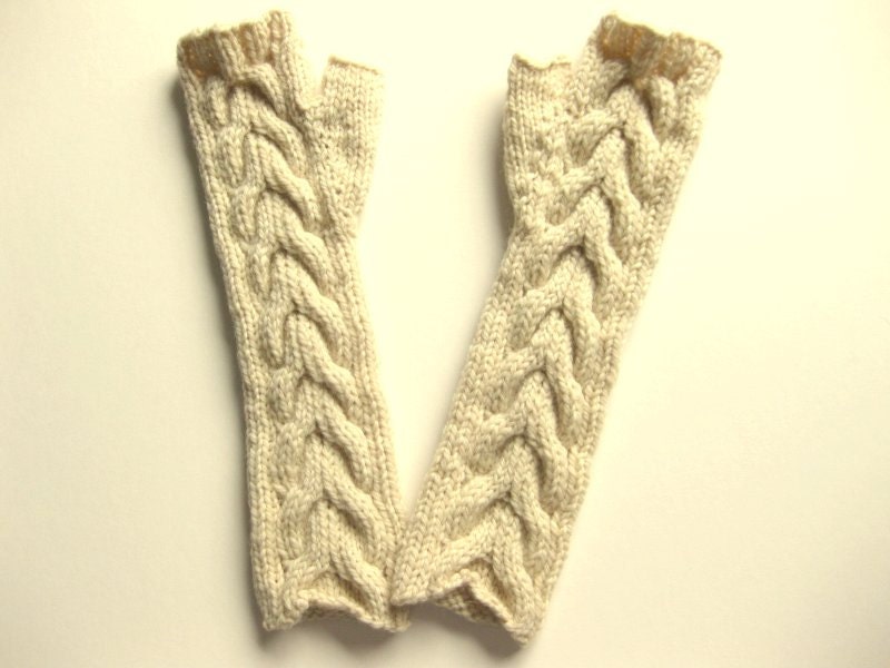 Knit bella fingerless gloves / texting gloves / ivory / horseshoe cable / ready to ship