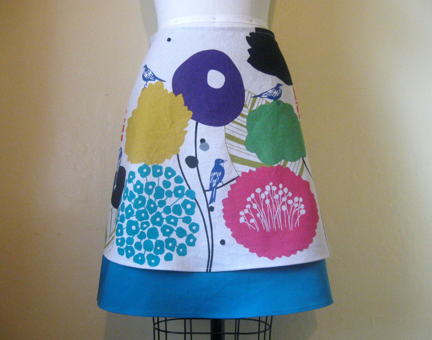 Bird and Blossom layered aline skirt Sz 6 (cream)