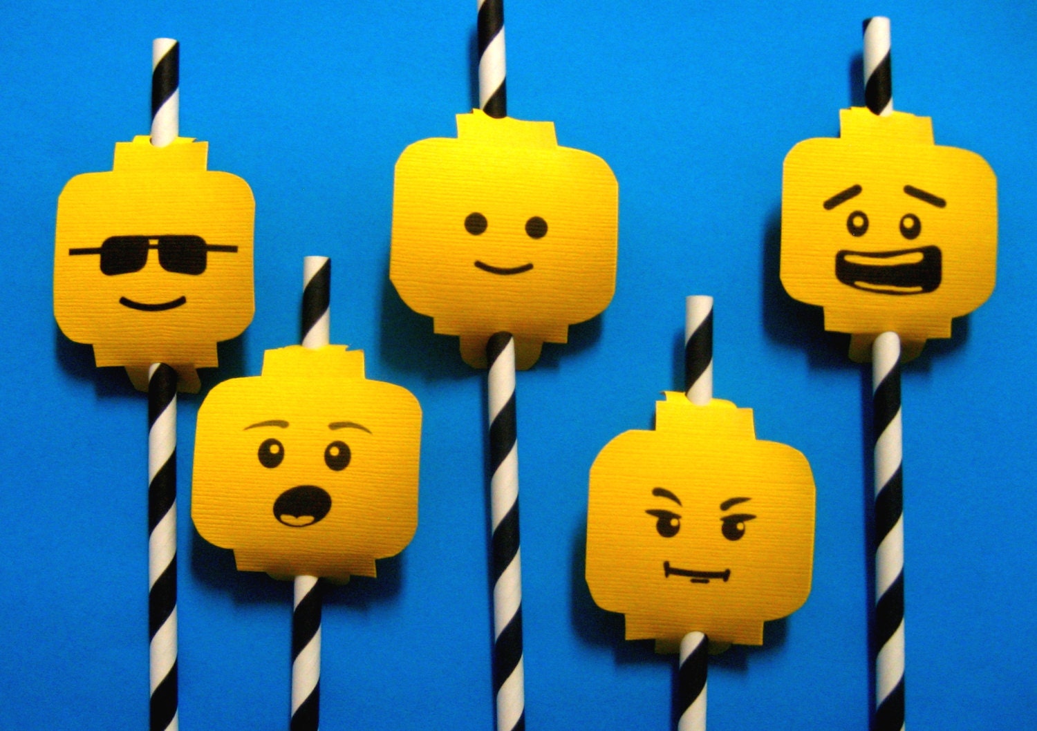 Straw Flags Birthday - Set of 12