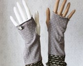 Mittens grey with white dots, green