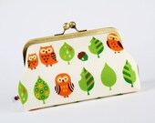 Bag pouch - Owls and leaves on white - metal frame clutch bag