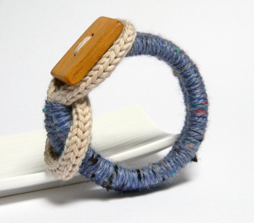 Wool bracelet, wood button, neutral and lavender wool. Yarn jewelry. Knit bracelet, yarn bracelet. Unisex