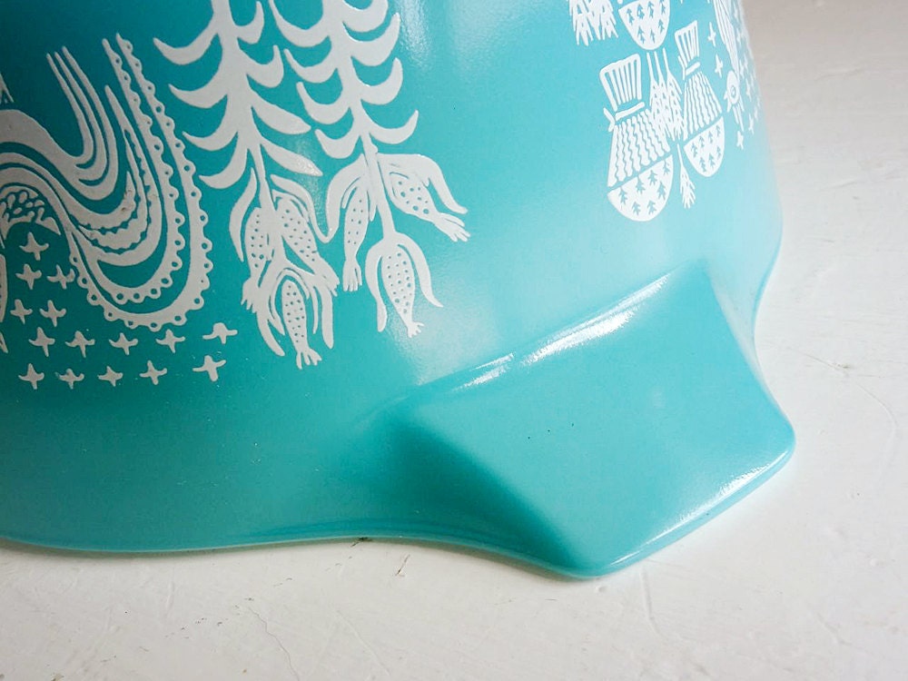 vintage Pyrex dish or bowl, Amish butterprint, turquoise and white, ovenware or casserole
