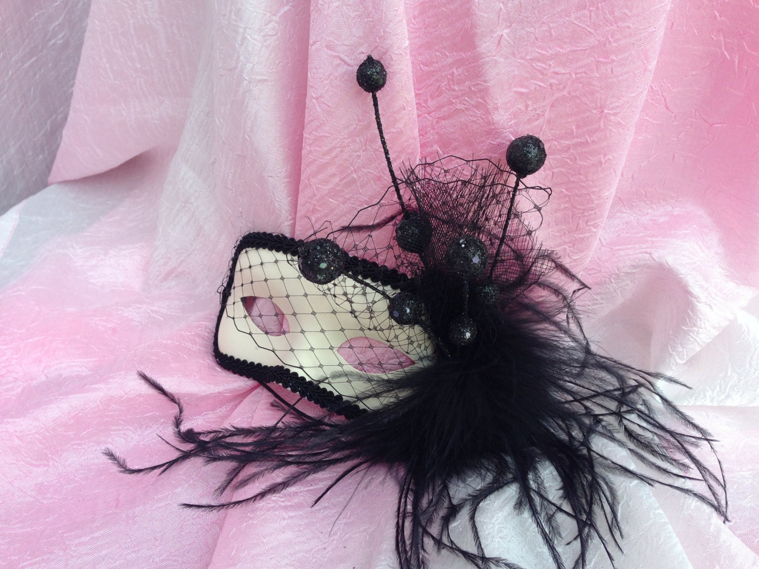 SPRING SALE 15% OFF -Black and White - Black Tie Affair Masquerade Mask