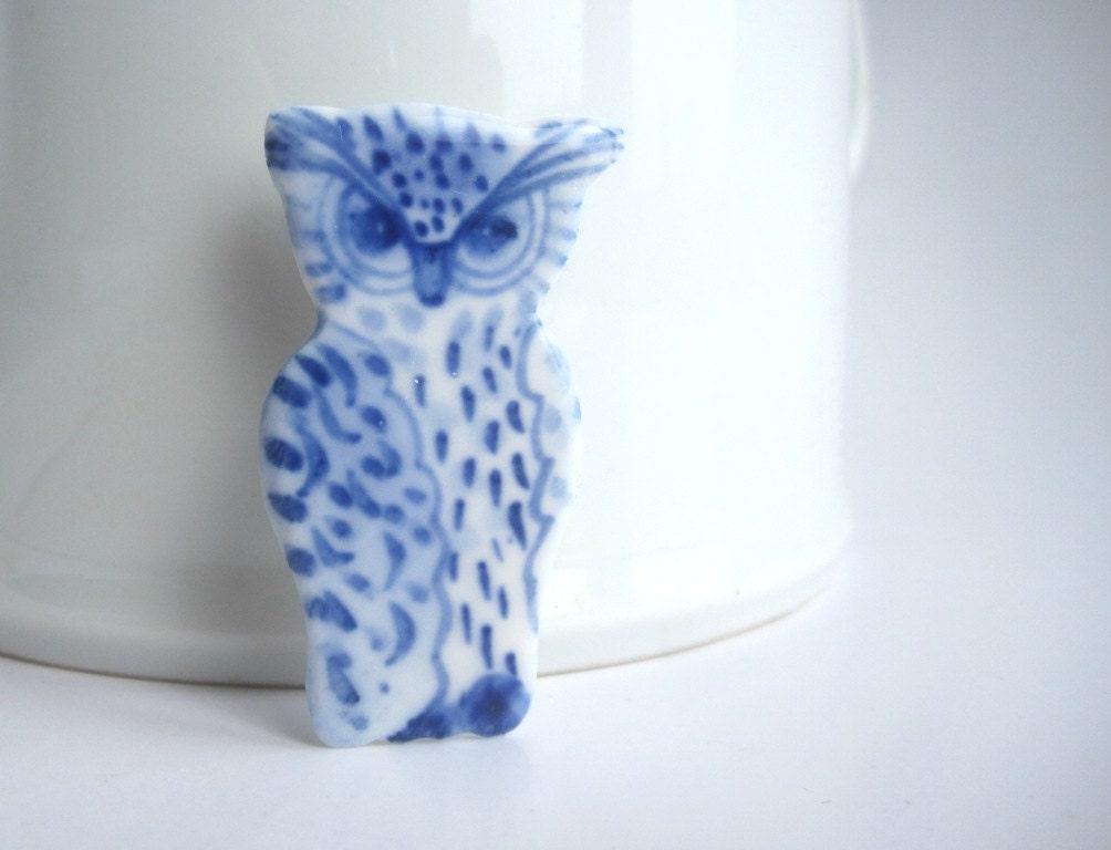 Delft Owl  Brooch - Hand painted blue and white porcelain
