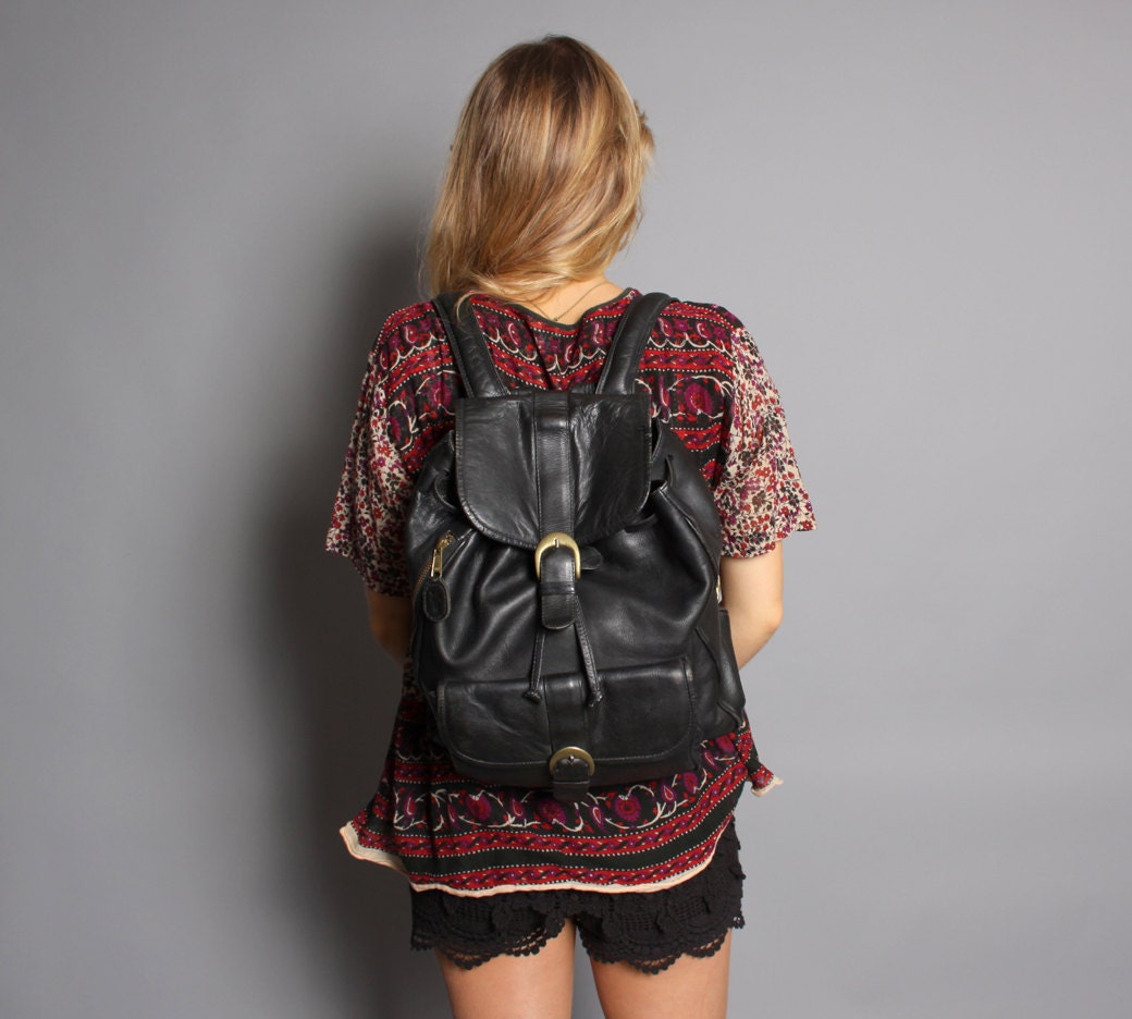 90s LEATHER BACKPACK / Classic Black FRYE Rucksack Tons of Pockets