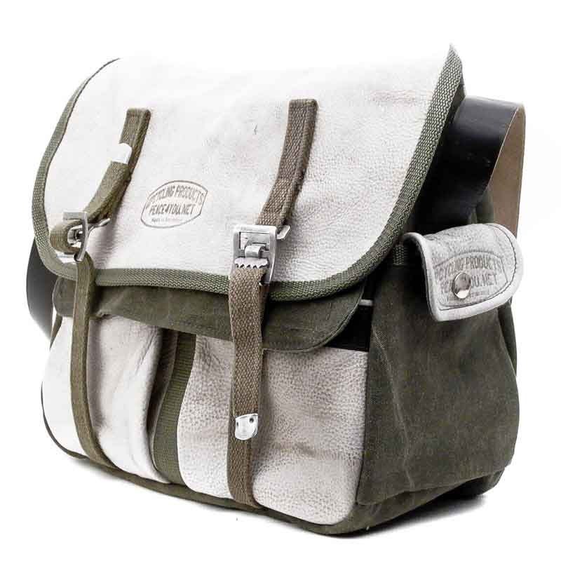 Trendy White Leather Messenger Bag // Upcycled by peace4you - Model anton-2085