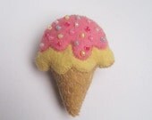 Ice Cream Brooch - Felt Plush Kawaii Pin with Sprinkles - Vanilla & Strawberry