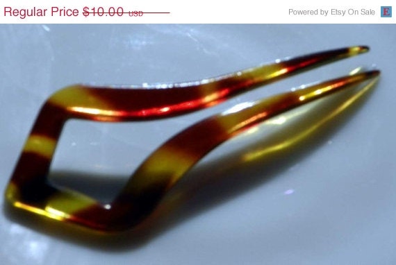 May sale Vintage Hair Comb, Faux tortoise Shell Plastic 1960s Accessory .JHB2