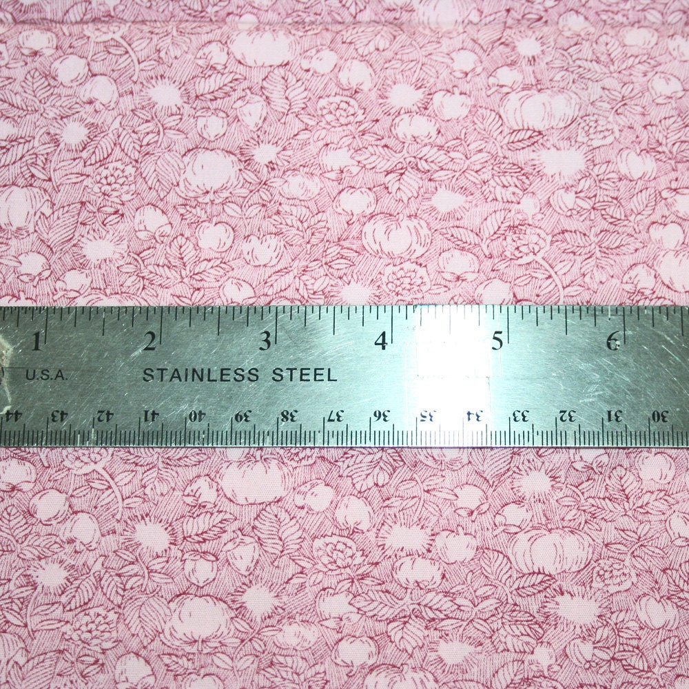 Calico Vintage Pink Maroon Fruit Floral Nice Quilting Fabric