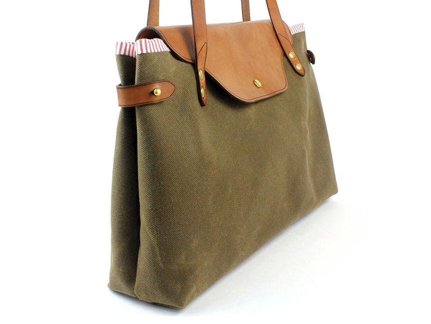 The Row Tote in Moss