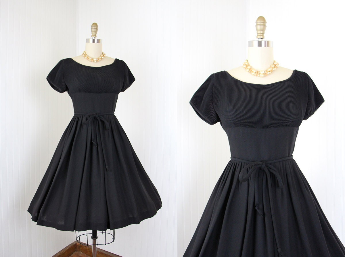 1950s Dress - Vintage 50s Dress - Black Bust Shelf Party Full Skirt Cocktail Dress M - Crossroads