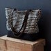 ZIP TOTE - triangle