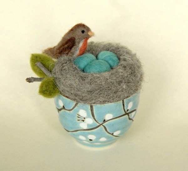 Robin's Nest with Eggs,  Needle Felted Nest and Bird, Robins Egg Blue
