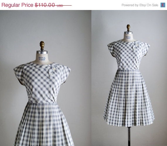 25% OFF SALE 50s dress / 1950s grey plaid cotton dress /  All Day Everyday dress