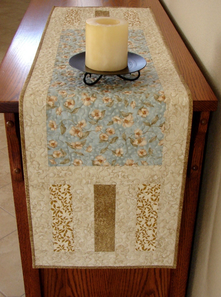 Table Runner Quilt in Lovely Blue and Cream Flowers Extra Long