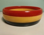 1930 1940s  VINTAGE  bakelite bangle