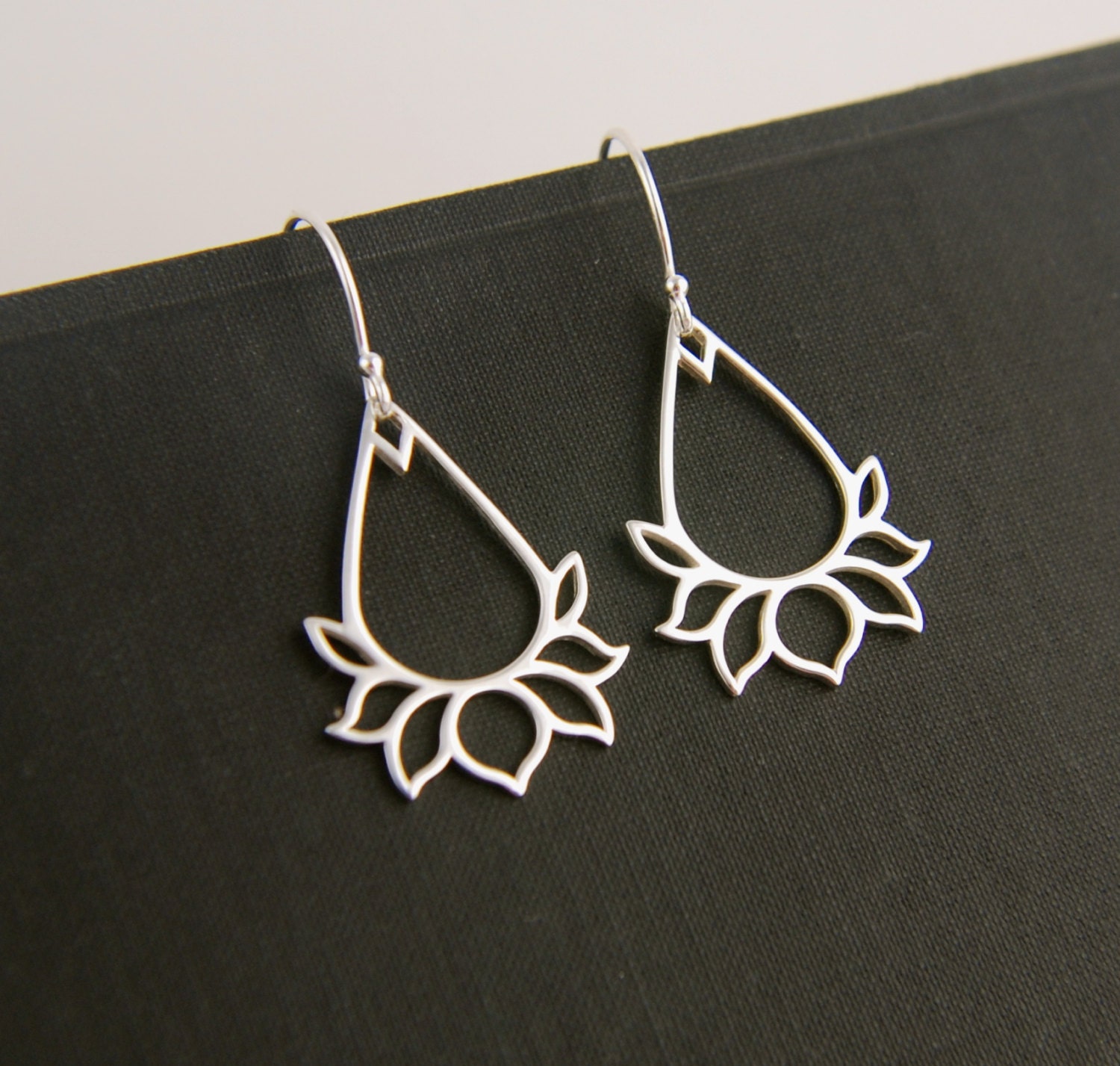 Lotus pendant earrings in sterling silver, lotus shape, long earrings, teardrop earrings, sterling silver earrings