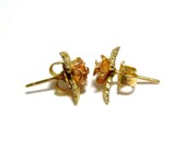 gold tone tiny flower pierced vintage earrings SB13