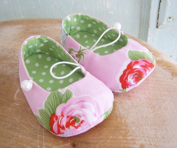 Shoe Sewing Pattern - PDF - Vintage Flair flats sizes newborn to women's size 11