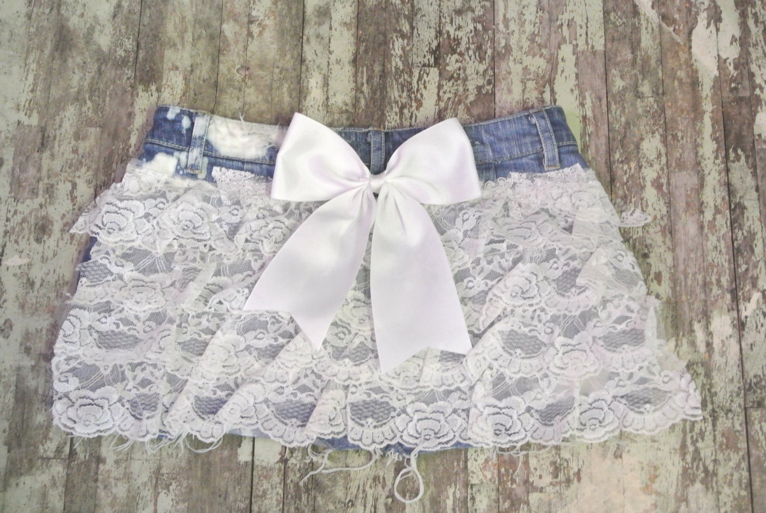Mini skirt, Bohemian girl, Lace ruffle fanny, Boho beach, Romantic country clothing, boho style, true rebel clothing sz 6