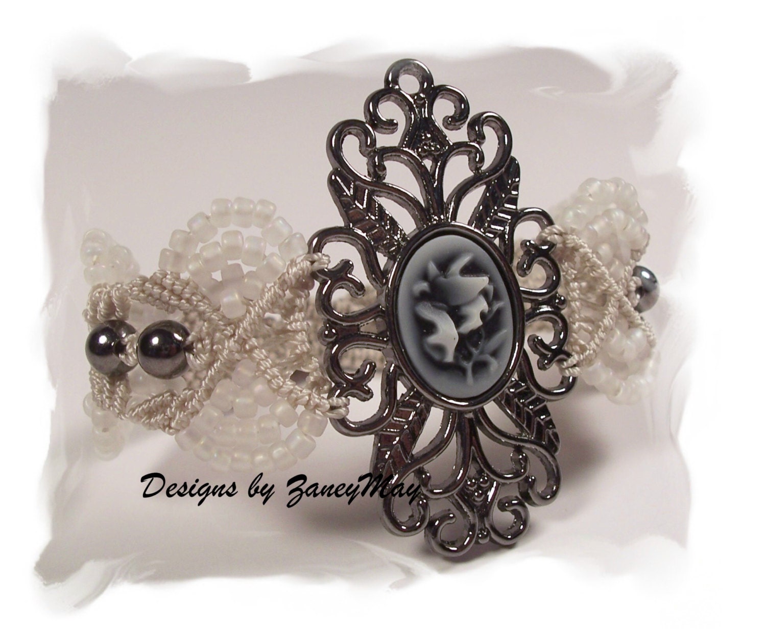 Romantic Lace Macrame Bracelet, Pattern in PDF
