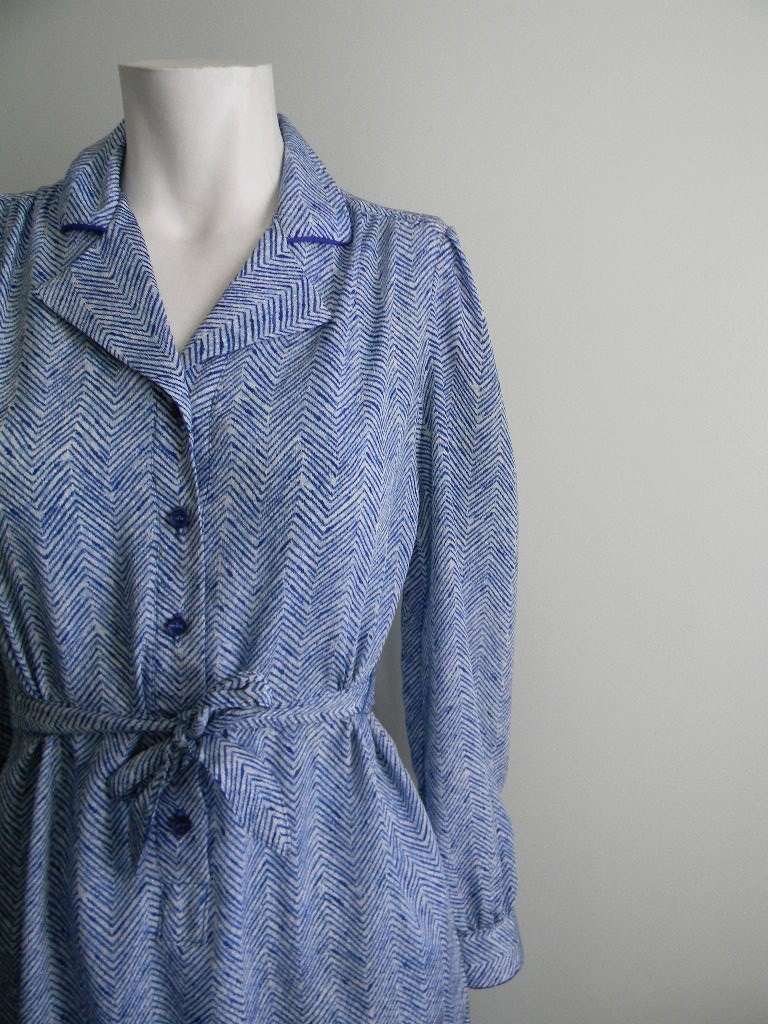 vintage. 1970s  Blue Chevron Print Shirt Dress / S