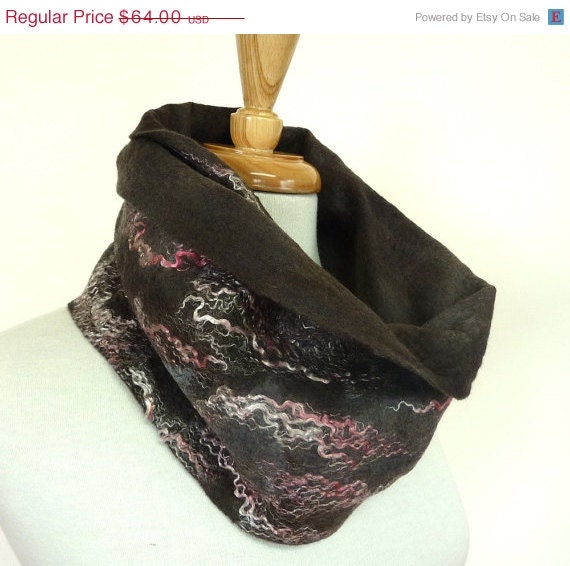 Grey Casual Wool Felted Neckscarf. Lightweight Warm Scarves